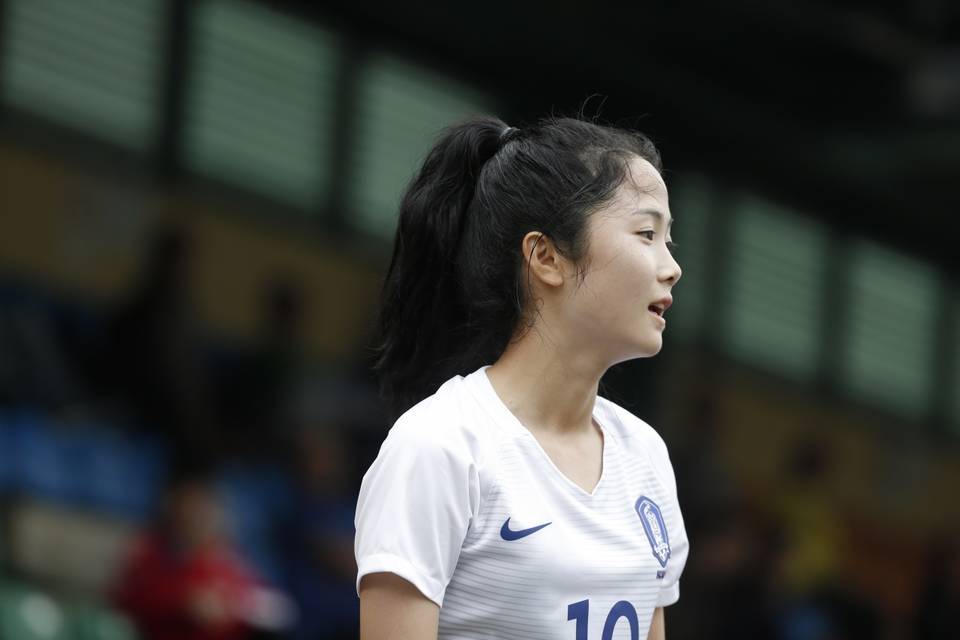 香烟与手铐